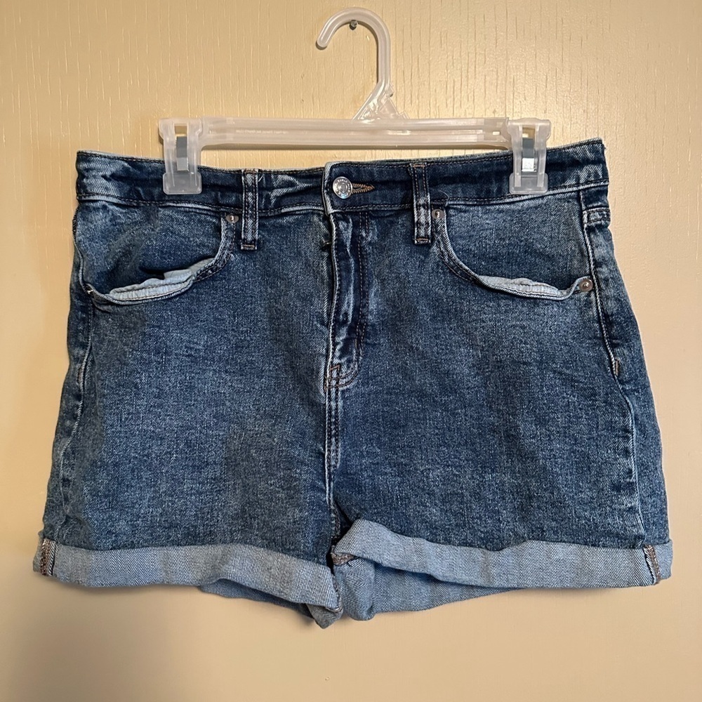Wild Fable Size 31 High Rise Cuffed Mom Shorts